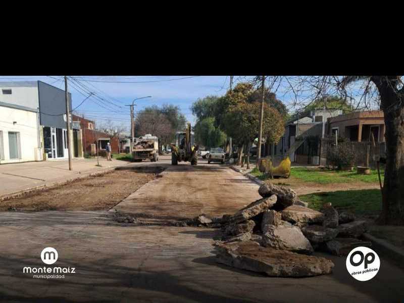 Bacheo en calle Chaco de B° Monterrey
