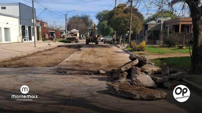 Bacheo en calle Chaco de B° Monterrey