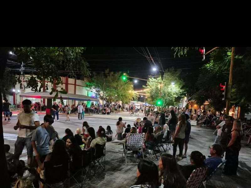 Una hermosa tardecita en la peatonal